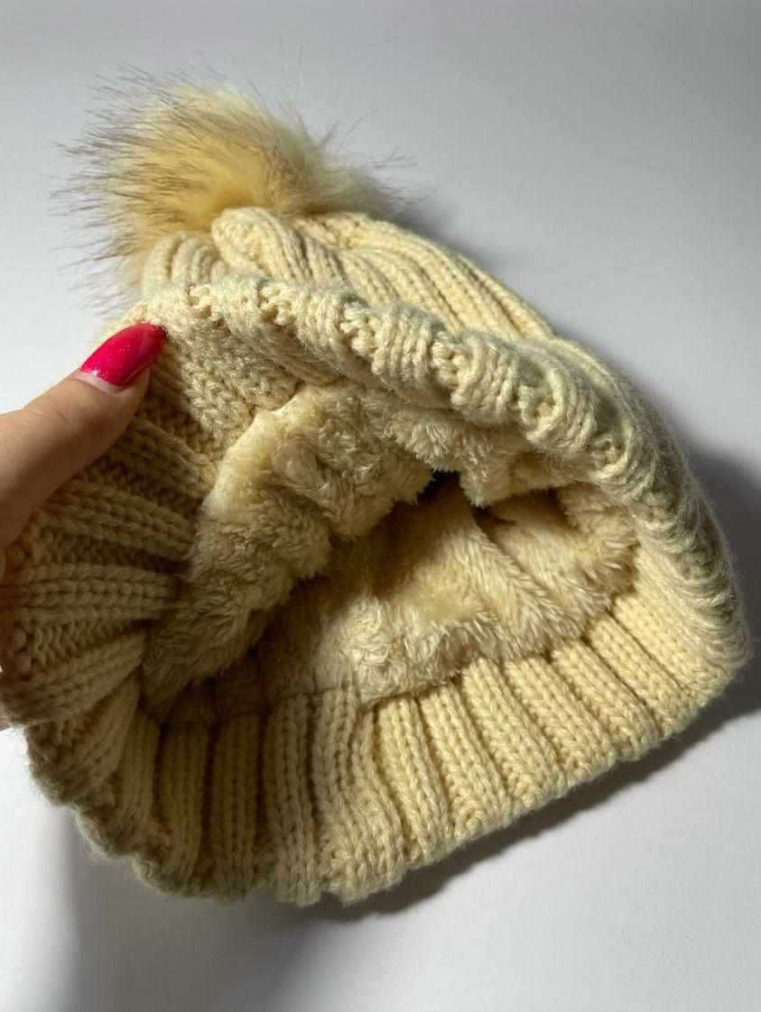 Зимна шапка с пухче