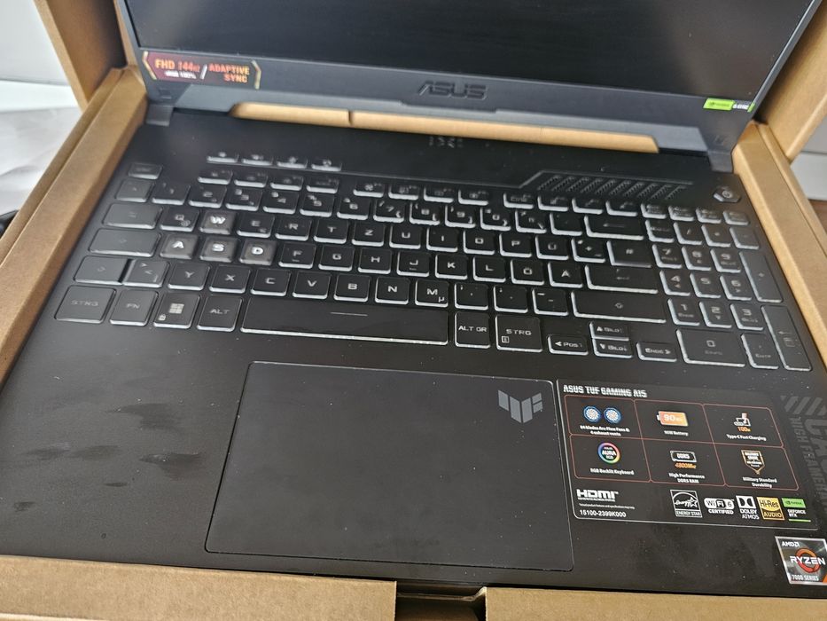 Vând laptop gaming
