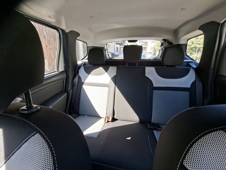 Dacia Duster gri / 46 000 km