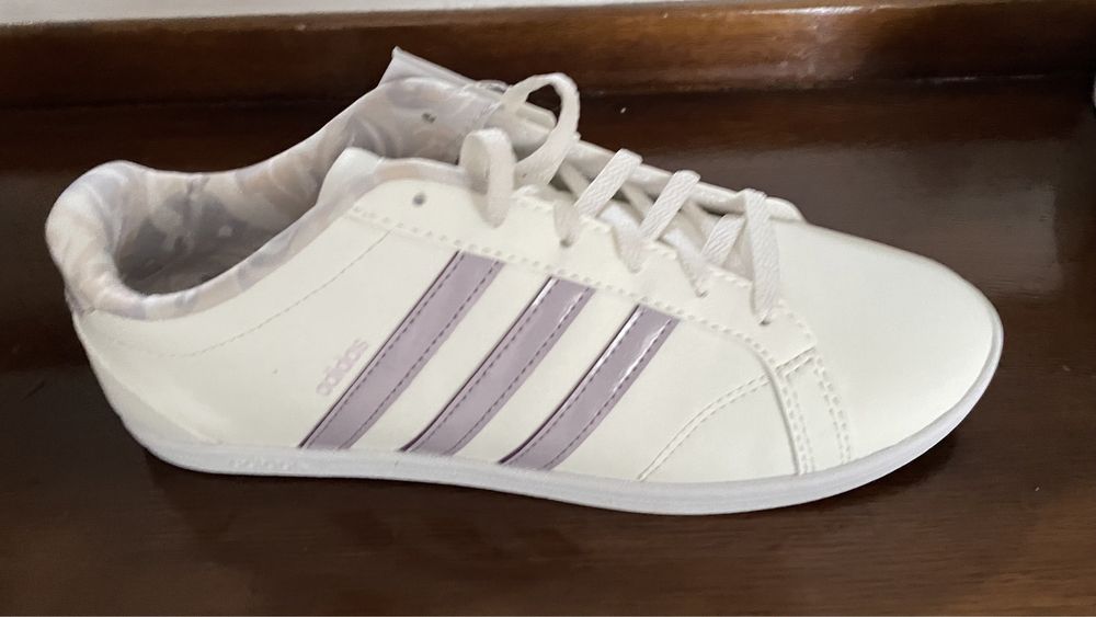 Adidas dama  marime 39 noi