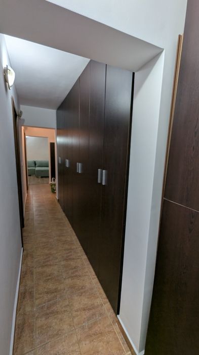 Închiriez apartament cu două camere!