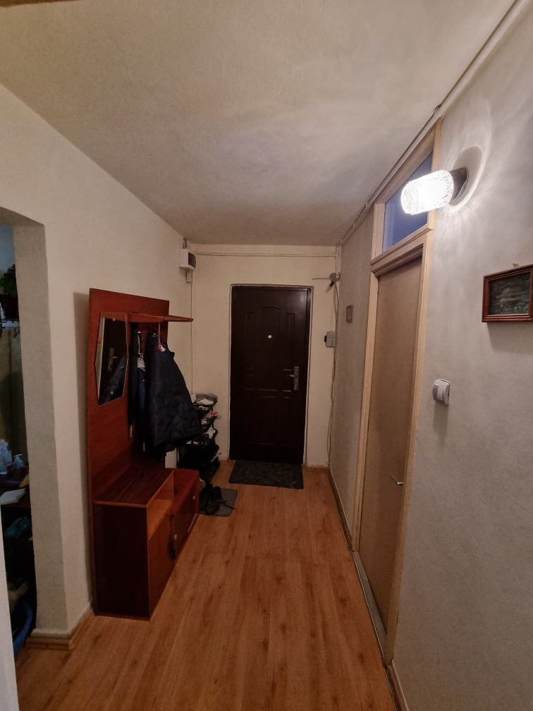 Vând apartament 3 camere decomandate 79900 euro