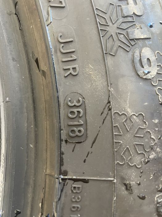 235 55 19 Dunlop