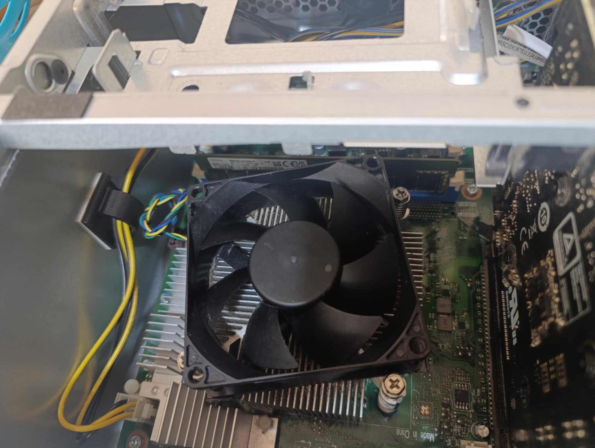 Gaming Computer LENOVO (PC)