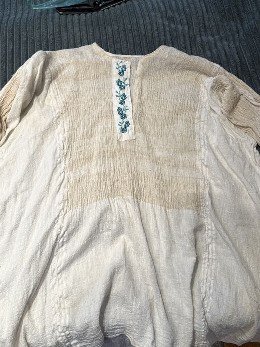 Продавам антични кенарени народни ризи