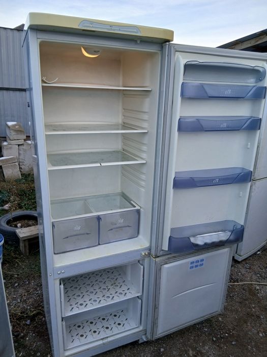 Холодильник. Доставка есть.