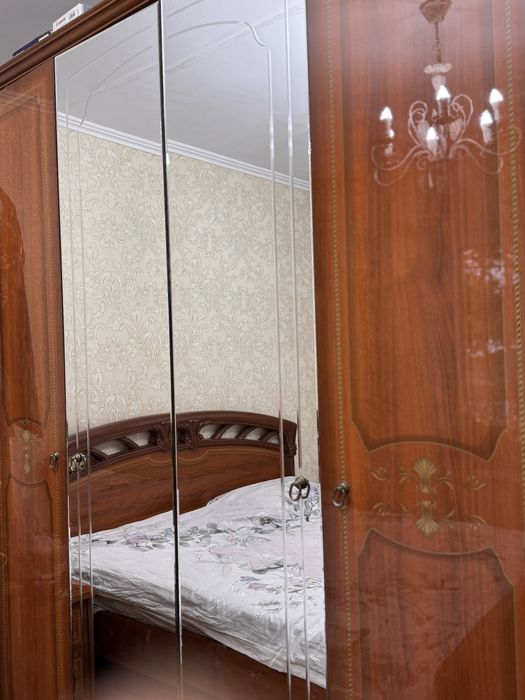 Спальный гарнитур в отличном состояни ,