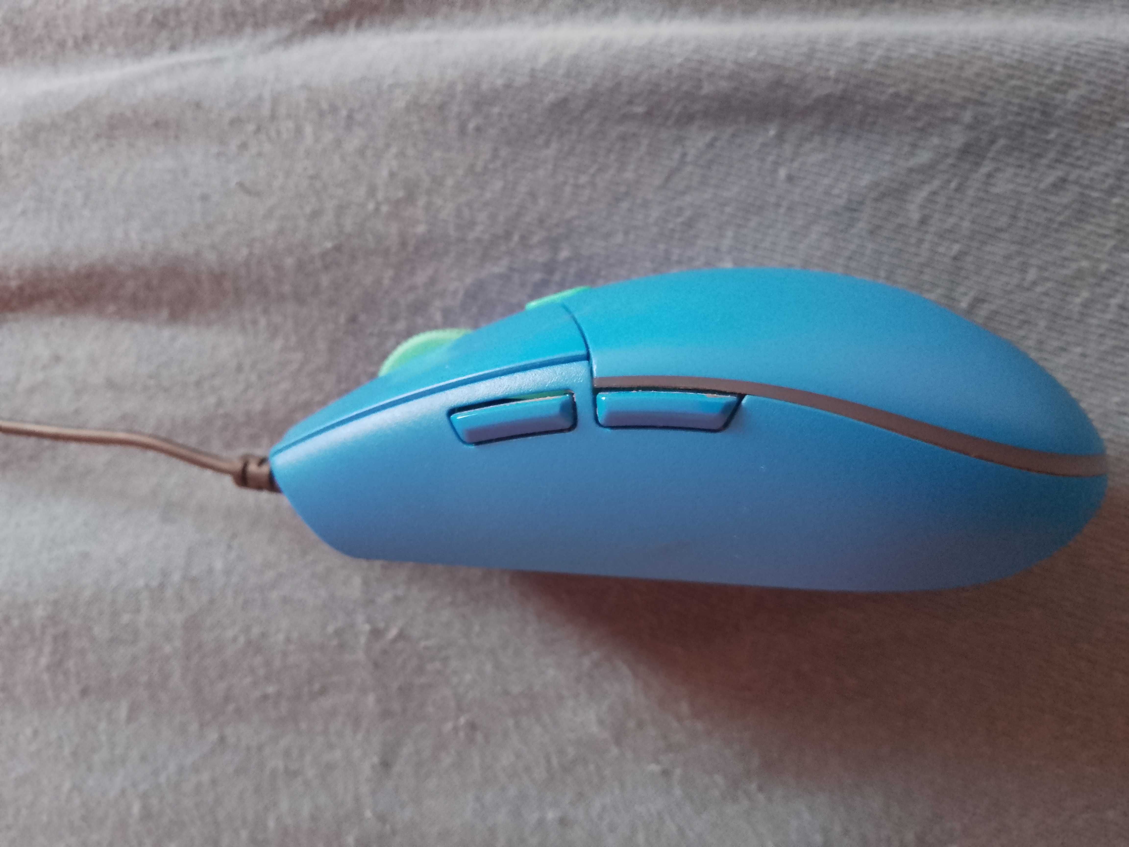 Продавам мишка Logitech g 102 LIGHTSYNC