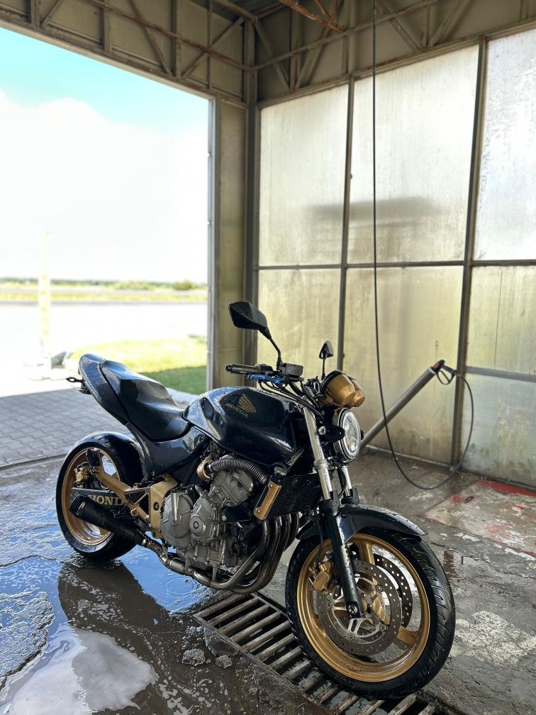 Honda Hornet 600 – 2002 | 2400€ ușor negociabil