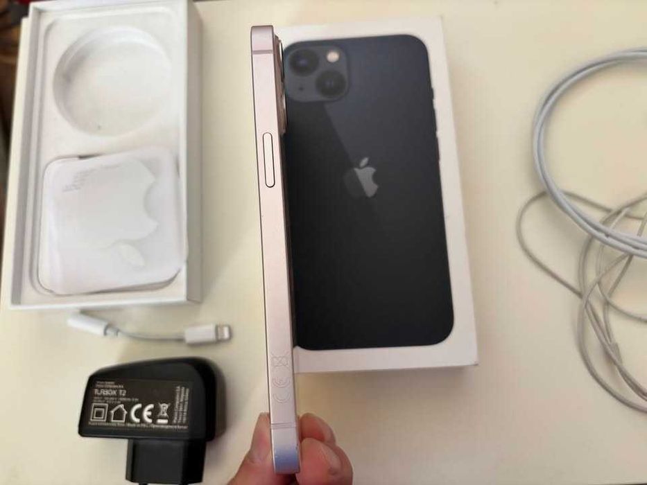 iphone 13 128gb. оригинални кабели, слушалки, преходник, зарядно