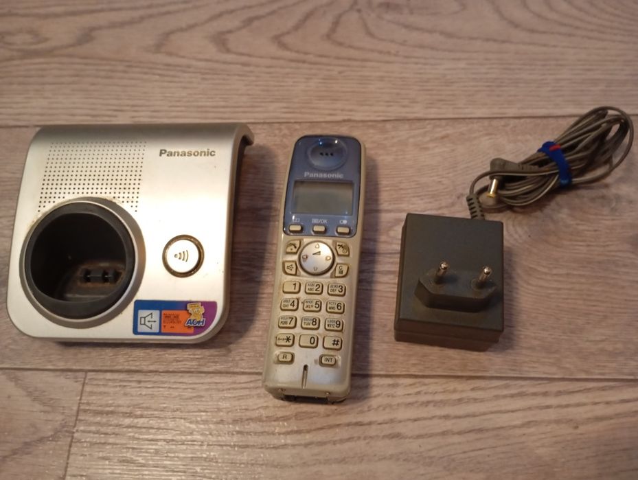 Продам докстанцию с телефонной трубкой