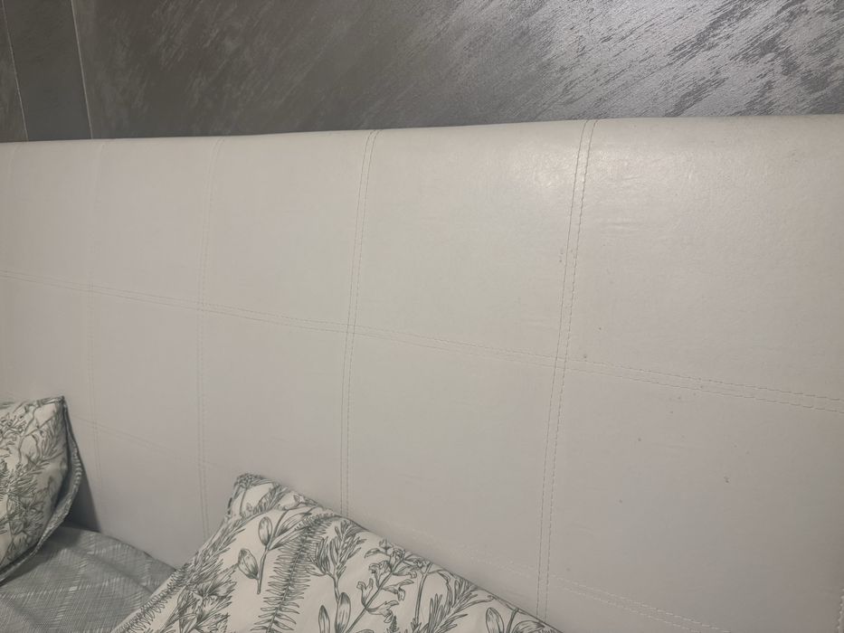 Спалня с матрак 160/200