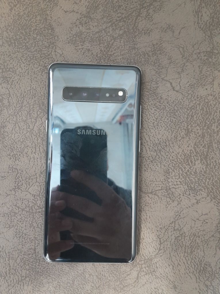 Samsung s10+ 5G  ideal