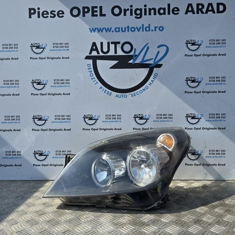 Far stanga halogen cu fundal negru Opel Astra H