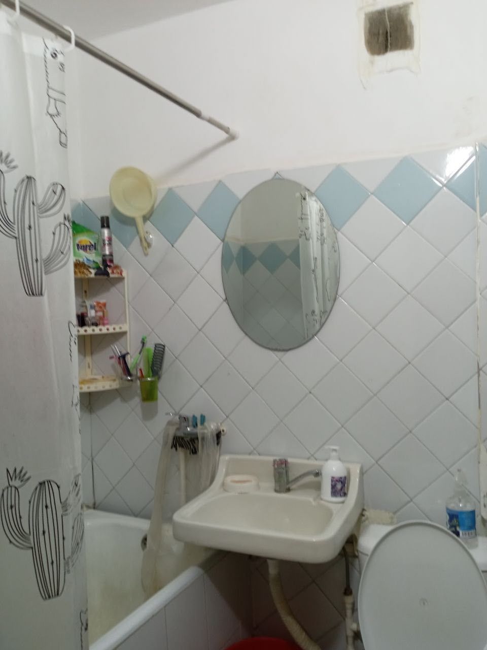 Срочно продаю 1 комнатную огромную квартиру балкон  2/6