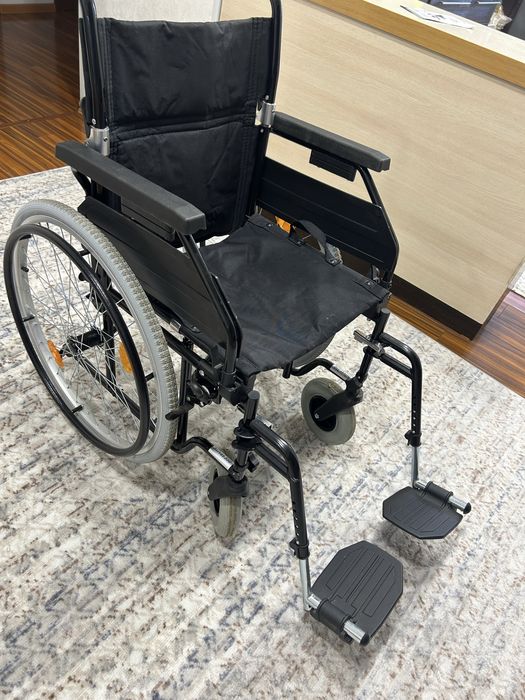 Продам инвалидную коляску