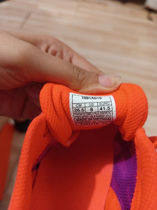 Шпайкове Asics Hyper LD6