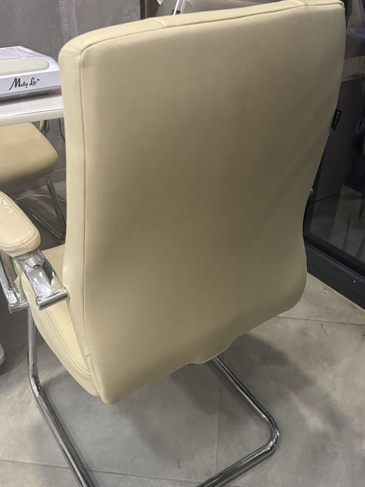 Стол за салон или чакалня