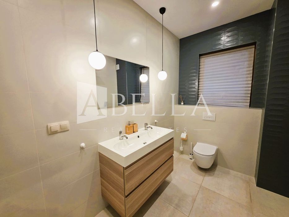 Дава се под наем Тристаен апартамент в София, Изток - 150 кв.м за 1500 € - Снимка #12