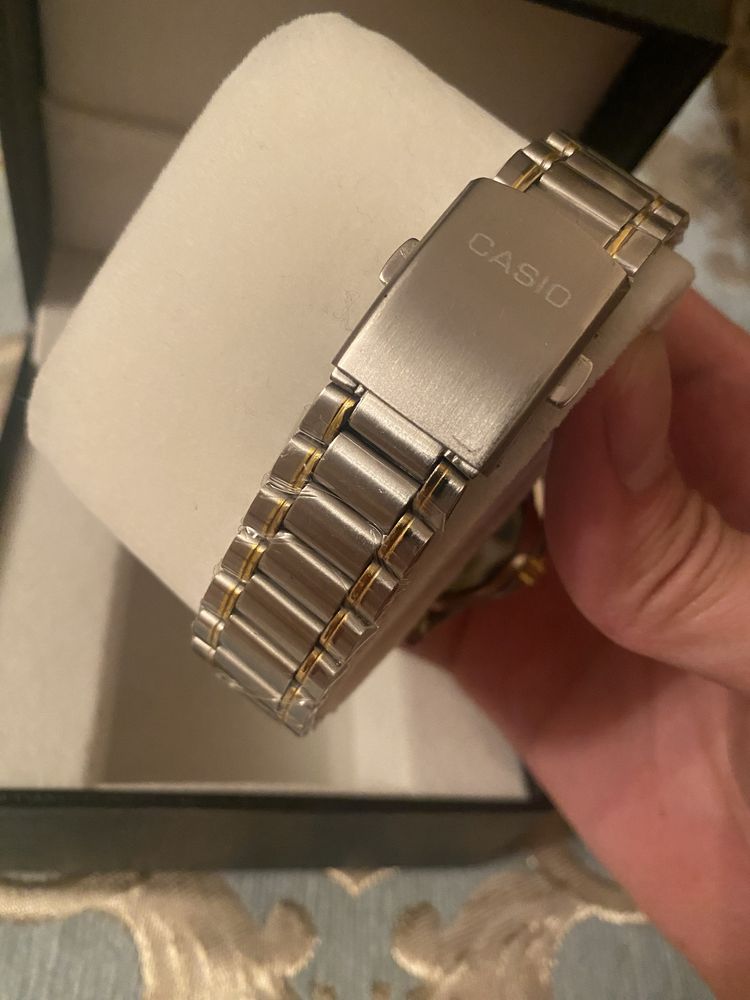 Часы casio quartz кварцевые