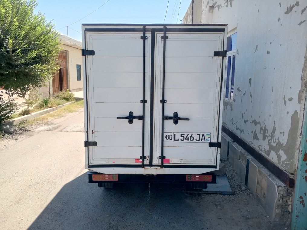 Грузовой автомобиль