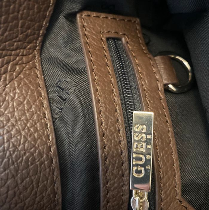 Geanta piele naturala Guess