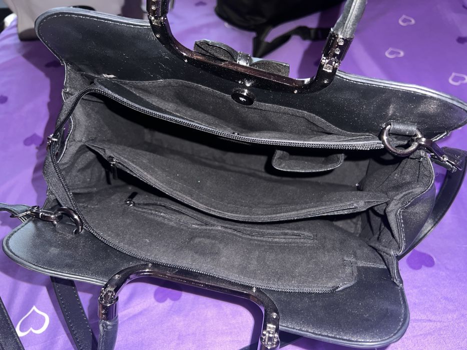 Vand Geanta de la firma Banned.