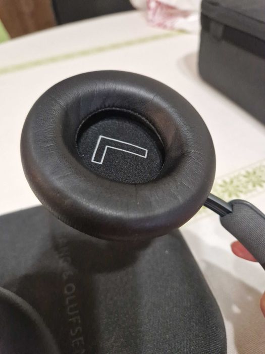 шумопотискащи слушалки bang & olufsen beoplay hx