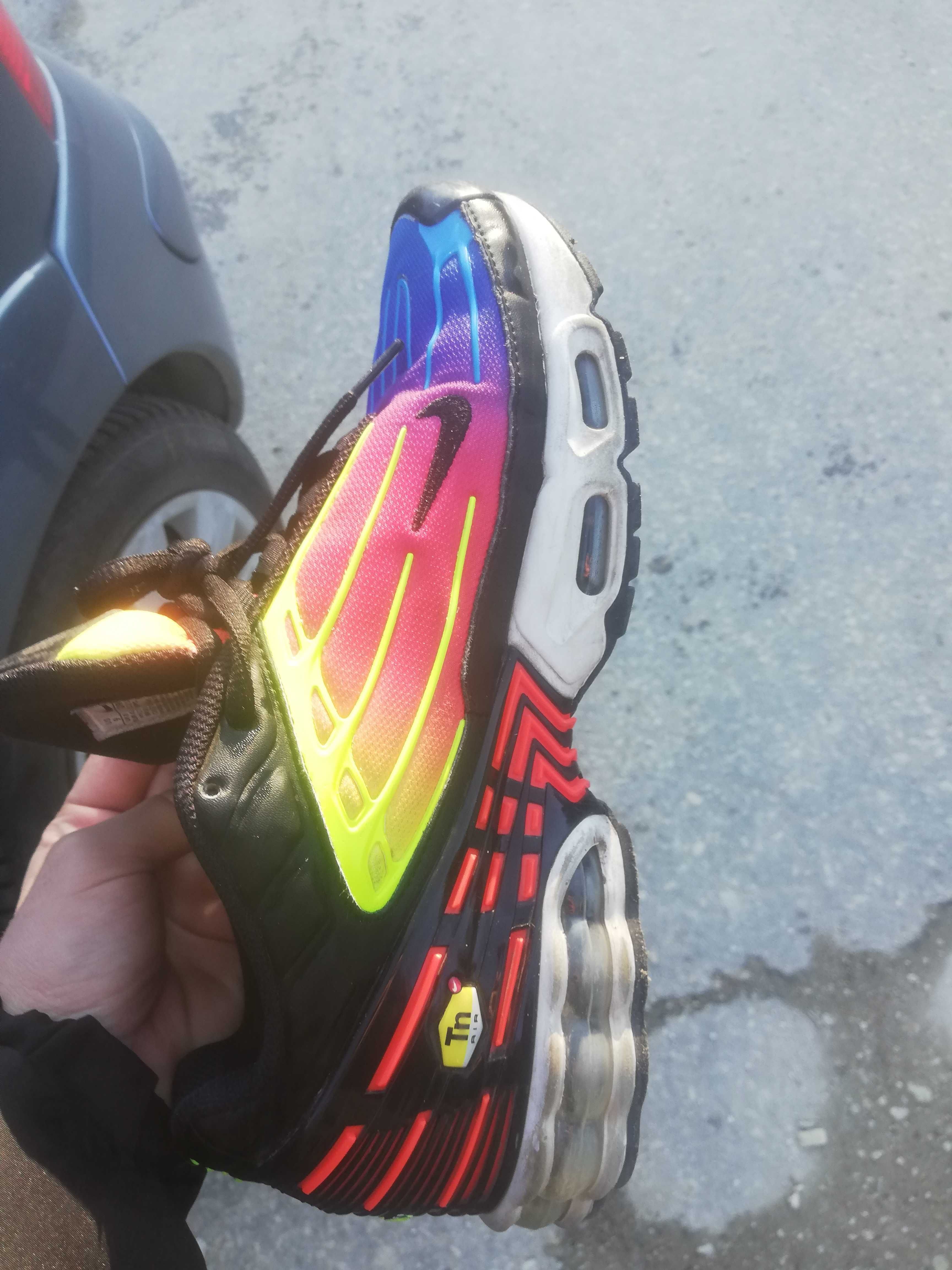 Продавам air max plus