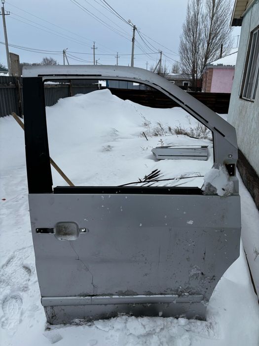 Продам двери на Мерседес Вито