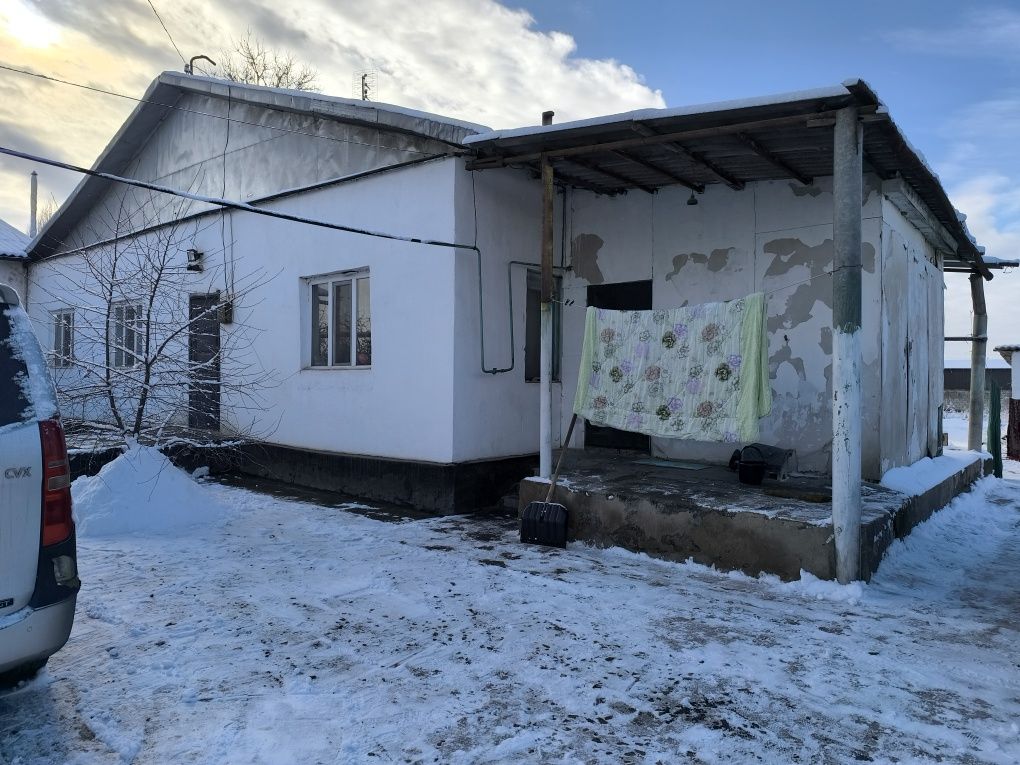 Продаётся дом с большим участком!