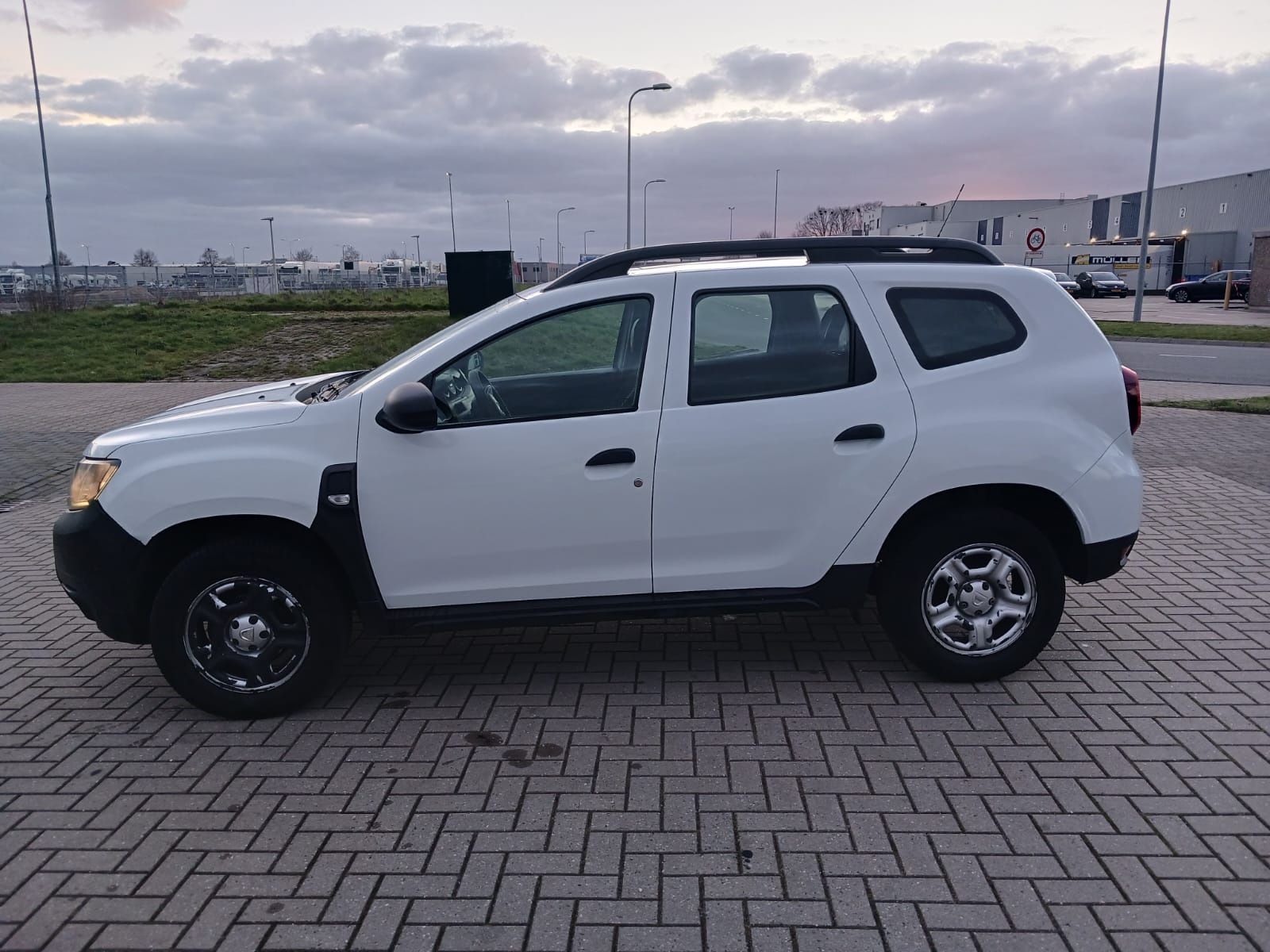 De vanzare duster 1.6 benzinq