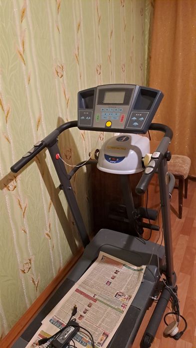 Продам беговую дорожку