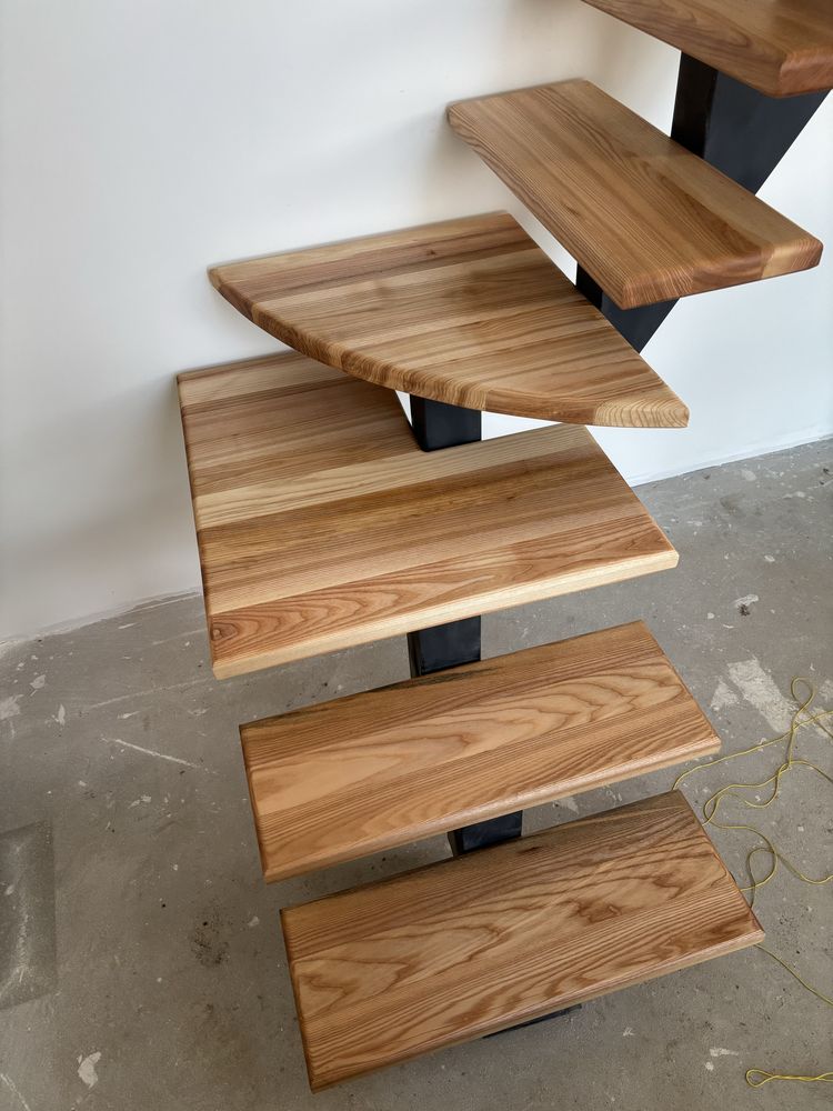 Scari ax metalic/trepte/pat/mese lemn masiv/balustrade/panouri gard
