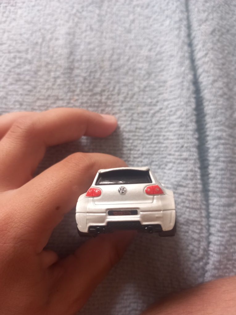 Hot wheels 2008 volkswagen golf GTI