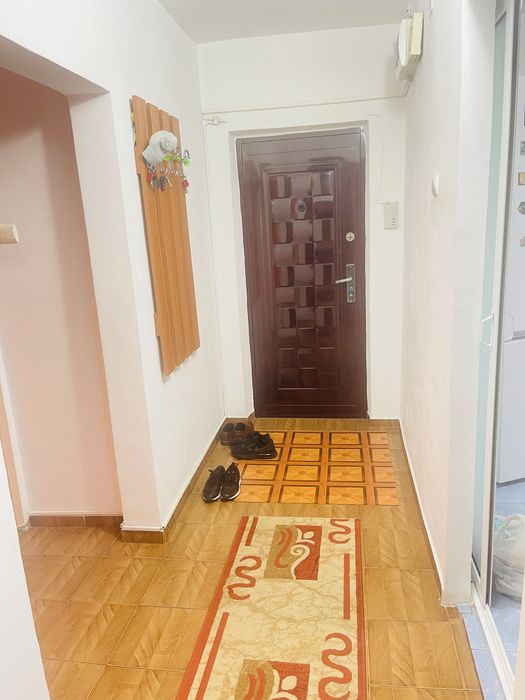 De vanzare apartament 3 camere decomandat!