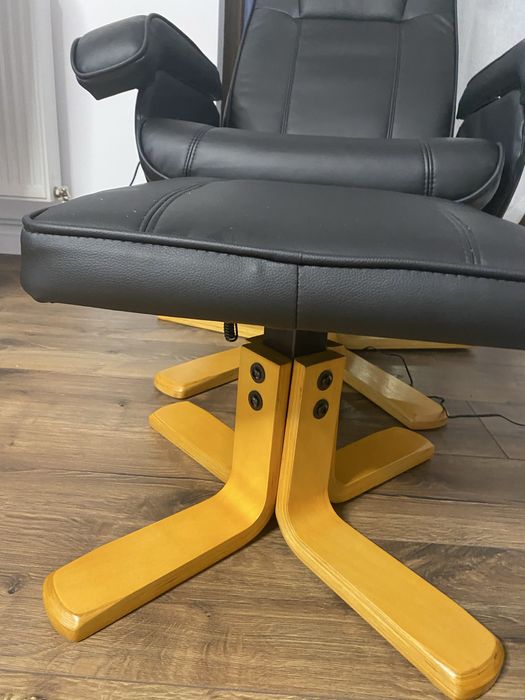 Vand scaun de masaj cu suport de picioare