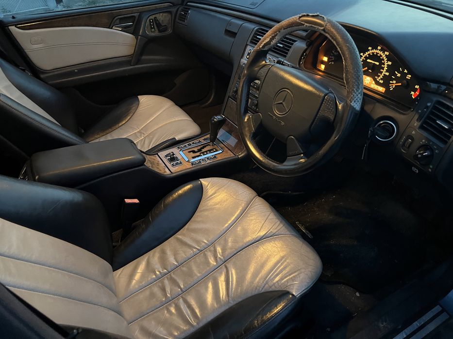 Mercedes E55 AMG 1999 volan dreapta 354 CP