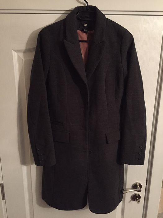 Палта и якета на различни марки и различни номера