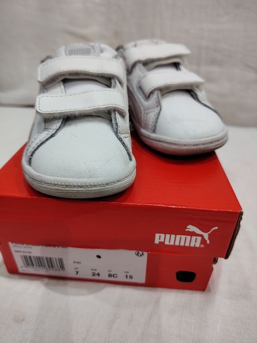 Vând adidași Puma mărimea 24.