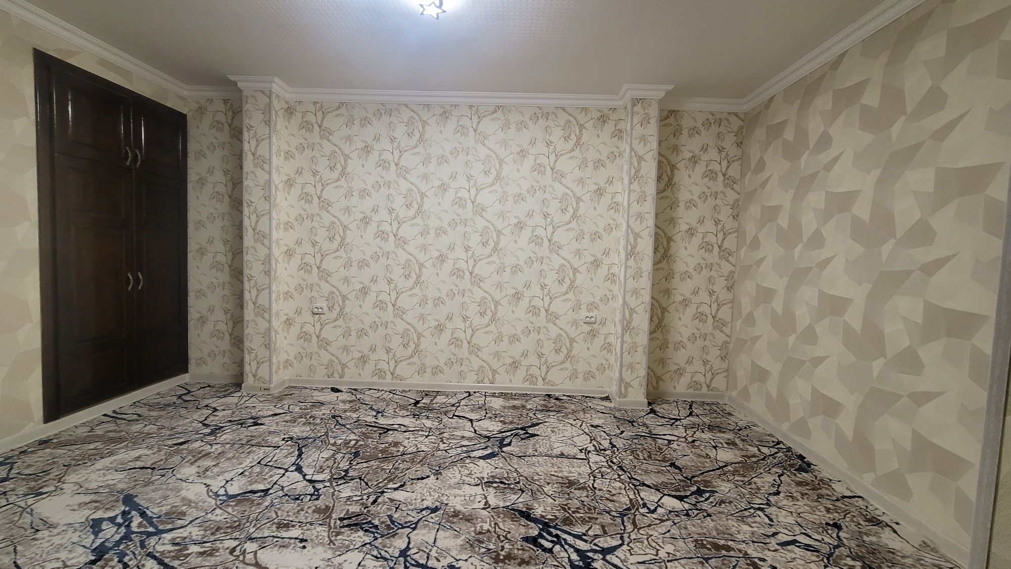 Срочно продаётся Двор в центре