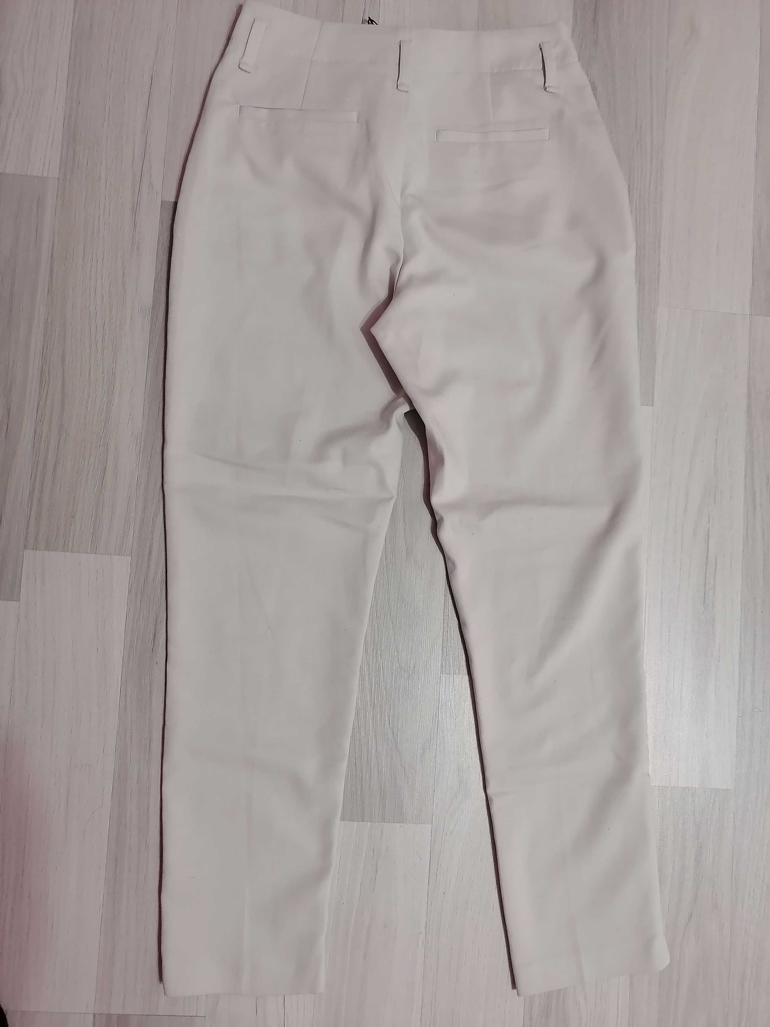 Pantaloni eleganți