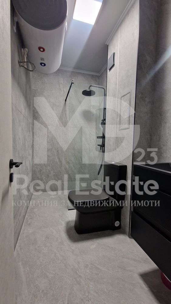 Двустаен стилно обзаведен в Sky View, Смирненски!