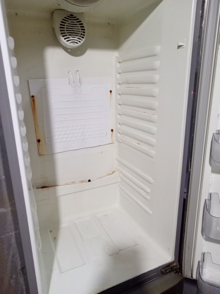 Холодильник ровсун  продаётся