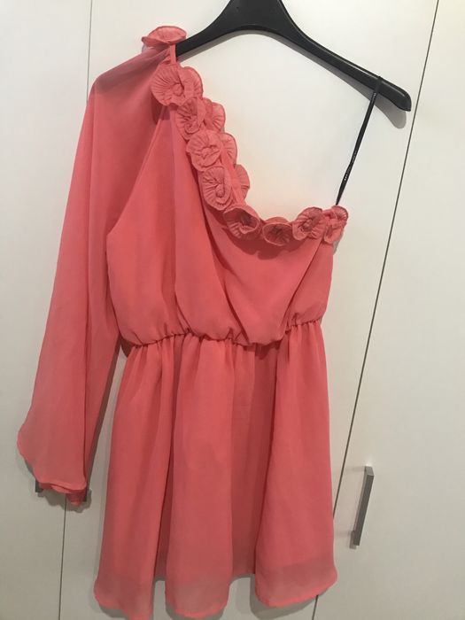 Vand diverse rochite de ocazie