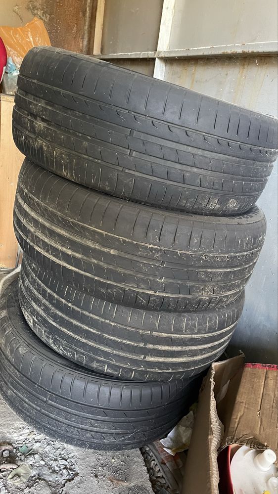 Продам шины 235/50/18