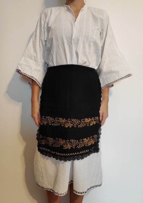 Costum traditional Dobrogean circa 1900