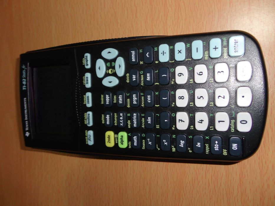 Vand calculator stiintific TEXAS TI-82