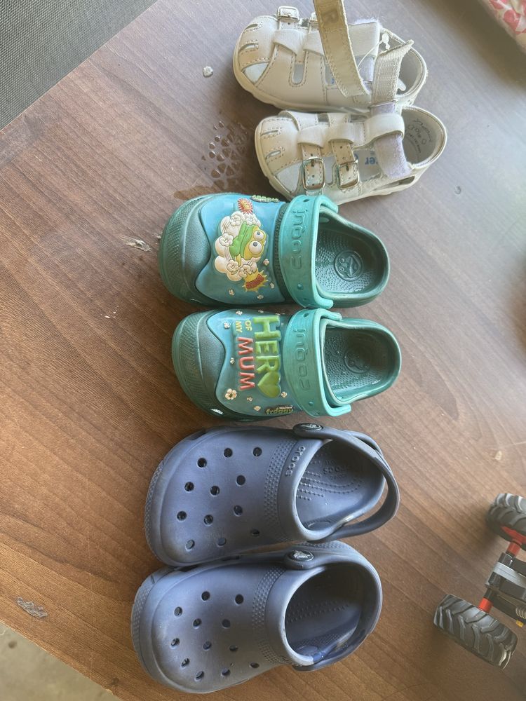 …………crocs c9 ……………….
