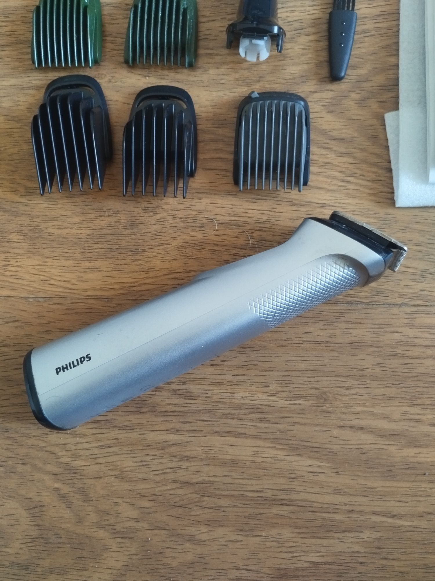 Продавам тример PHILIPS